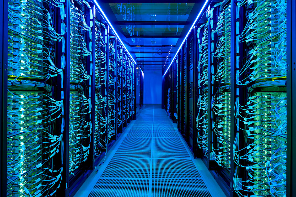 The "HoreKa" Supercomputer in the data center rooms of the SCC at KIT's Campus North