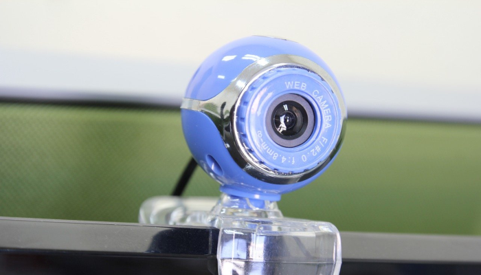 Symbolbild: Kugelförmige Webcam in Blau